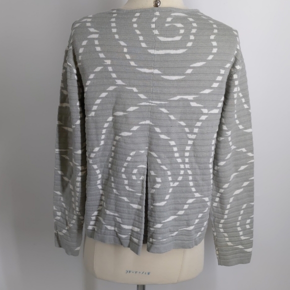 Mansted gray w white cardigan-sz M - Picture 4 of 7